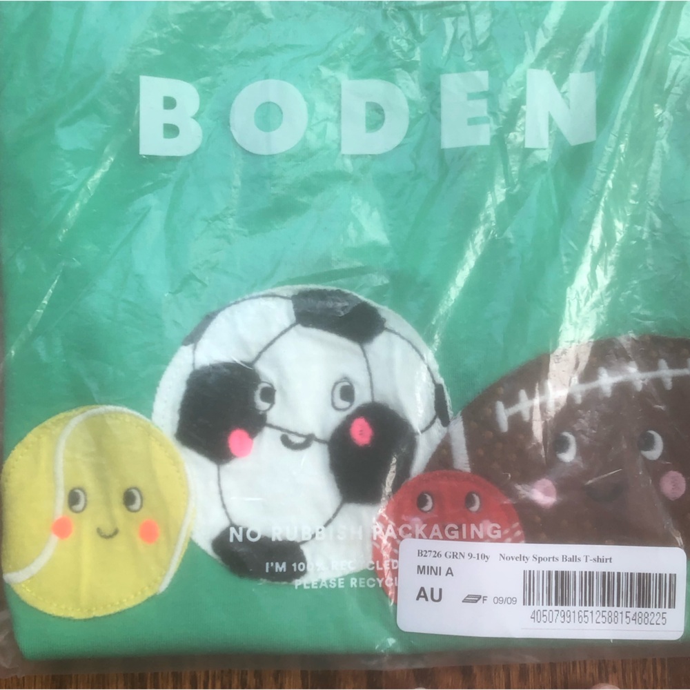 NEW Mini Boden Novelty Sports Balls Tee 9-10 Years - Picture 3 of 4